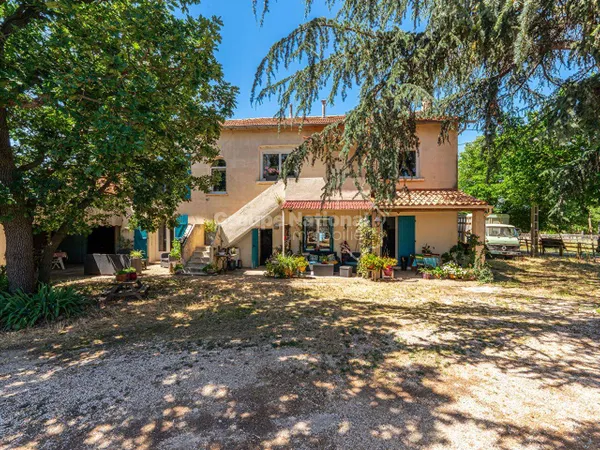 Maison 6 pièces 201 m²