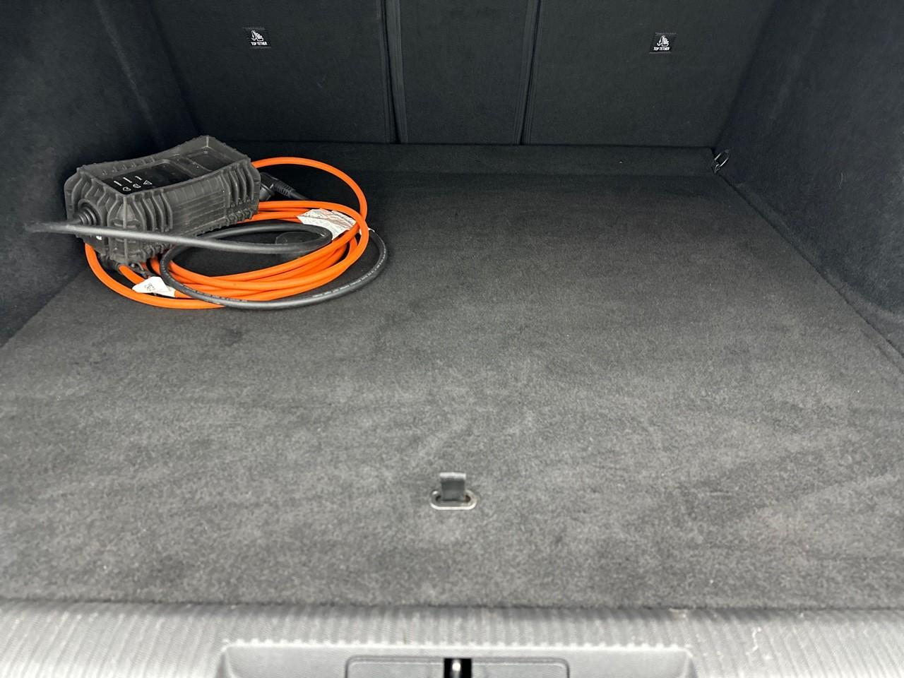Peugeot 308 sw phev 180 e-eat8 active pack — photo 6