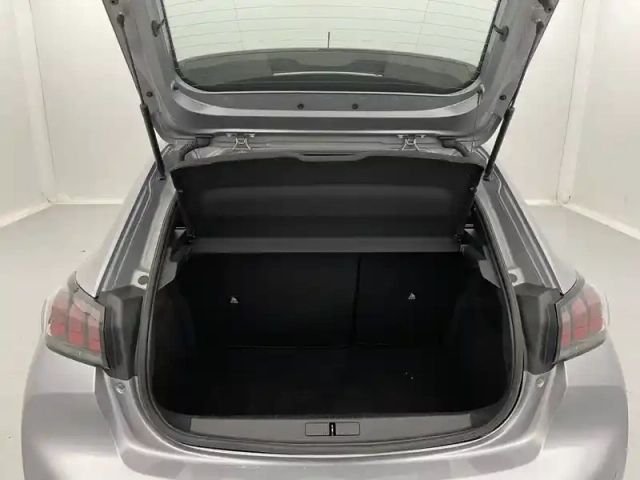 Peugeot 208 electrique 50 kwh 136ch — photo 13