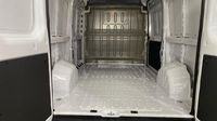 Peugeot Boxer L2H2 3.0 120ch S&S Pack Premium Connect — photo 14