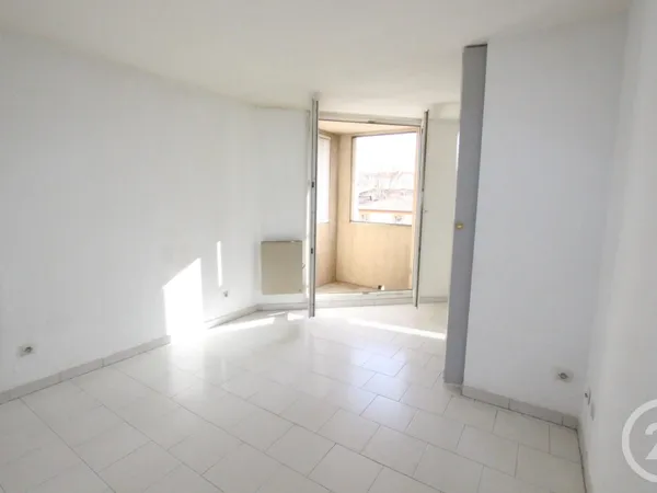 Studio 1 pièce 19 m²