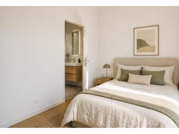Appartement T4 avec grande terrasse en étage à Narbonne