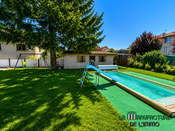 CHARMANTE MAISON - 4 CHAMBRES - PISCINE - POOLHOUSE - TERRAI