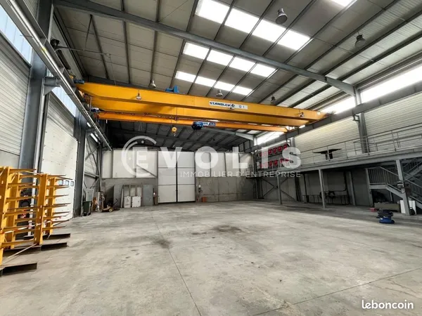 Local d'activité 2 031 m²