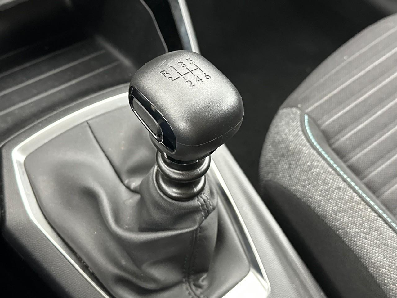 Peugeot 208 puretech 100 s&s bvm6 style — photo 28