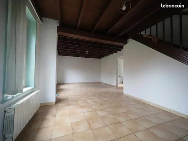 Loue maison Hinges centre