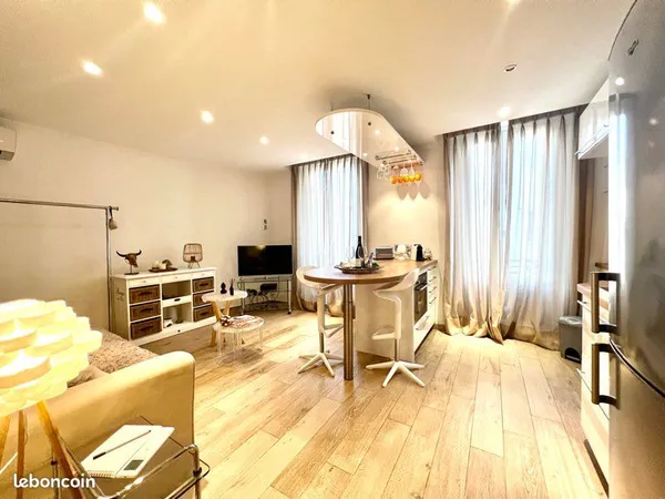Magnifique appartement rue hoche a cannes a louer pour 4 mois