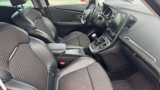 Renault Grand Scenic 1.7 Blue dCi 120 - Intens – 2020 – 112216 km – Diesel – Boîte Manuelle — photo 13