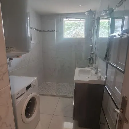 T2 50m meublé balcon vue mer