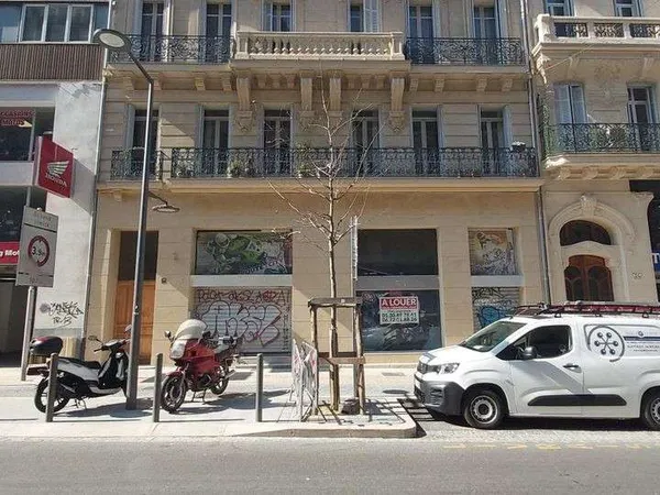 Local commercial 360m² à louer à Marseille 1er