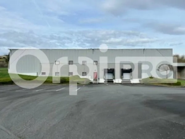 Local 2114 m²