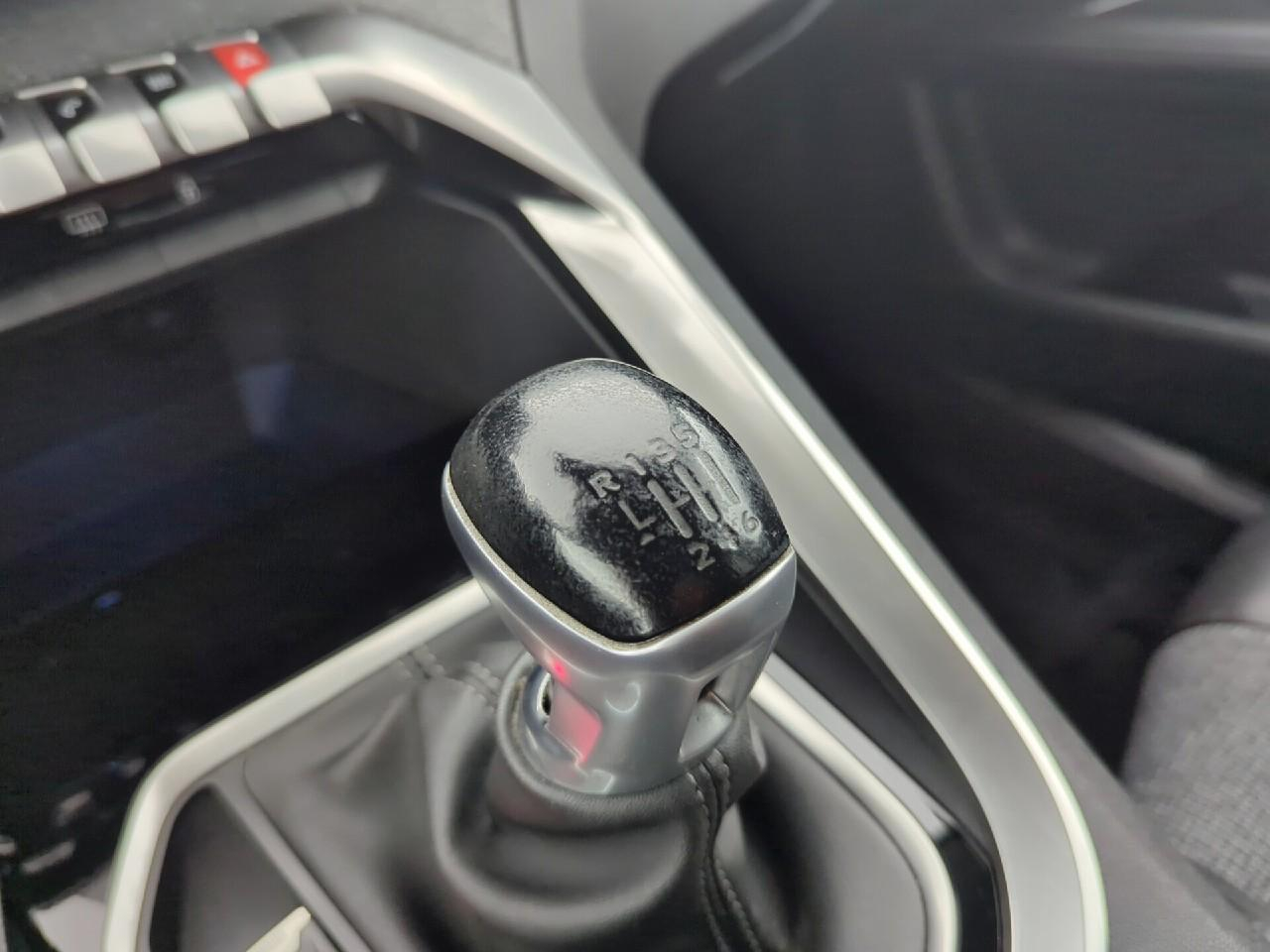 Peugeot 3008 bluehdi 130ch s&s bvm6 allure — photo 27