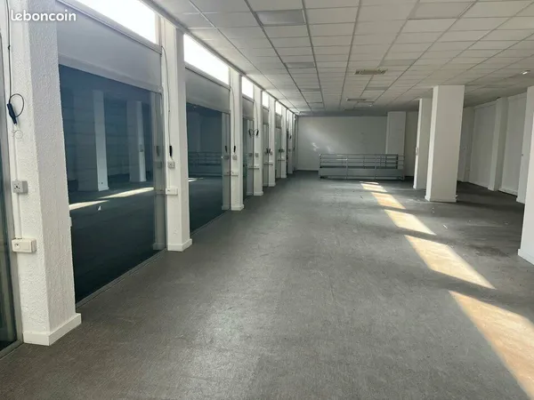Local commercial 698 m² GRENOBLE