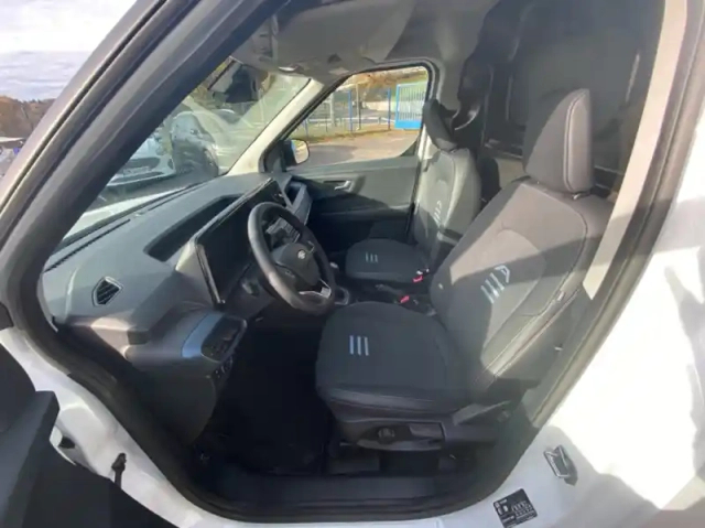 Ford Transit Courier fourgonnette 1.5 ecoblue 100ch active — photo 10
