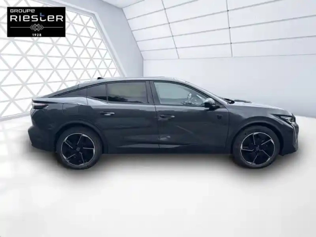 Peugeot 408 phev 225 e-eat8 — photo 4