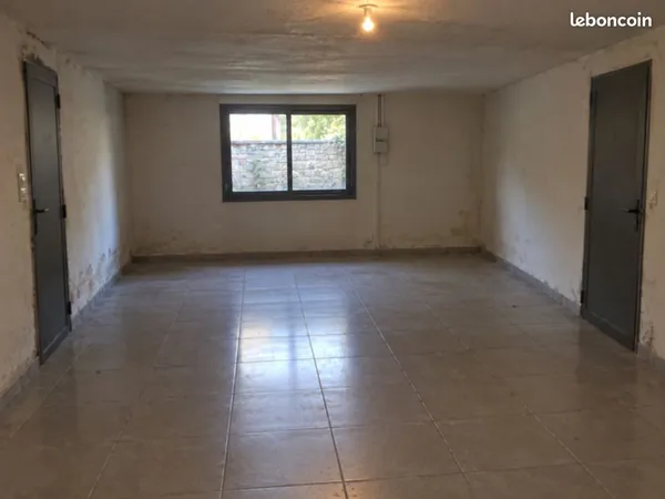 Local de stockage 26 m² — Lagny centre — 2 accès