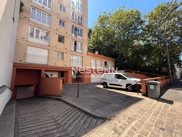 ISSY LES MOULINEAUX - Centre ville - Avenue Bourgain