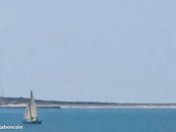 500 m OCEAN, ROYAN 2 KM, APPT T1 37 M2 EN REZ-DE-JARDIN PRIVATIF, PISCINE RESIDENCE, FIBRE, TBE