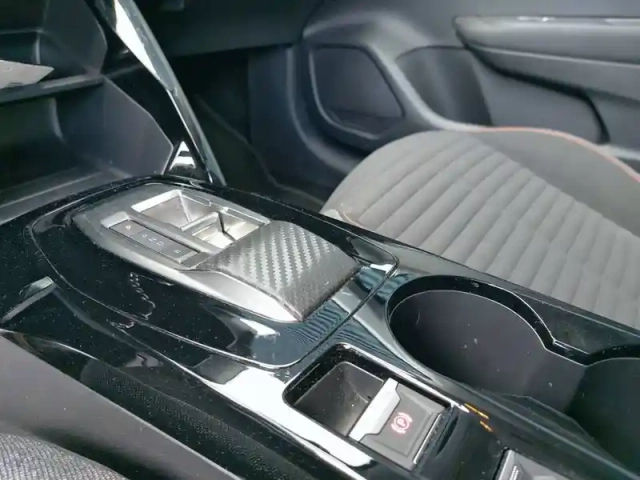 Peugeot 208 electrique 50 kwh 136ch — photo 34