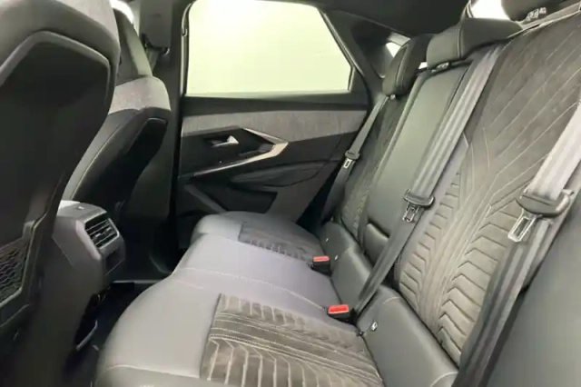 Peugeot 3008 hybrid 136 e-dcs6 — photo 14