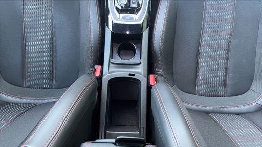 Peugeot 308 1.2 PureTech 130 EAT8 - GT – 2021 – 74274 km – Essence – Boîte Automatique — photo 2