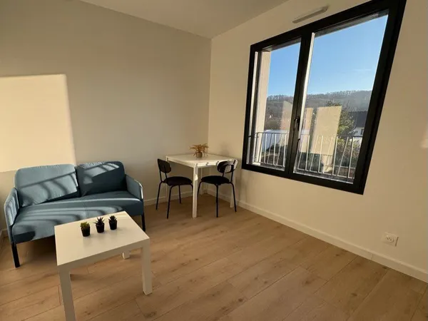 Appartement récent meublé proche RER B