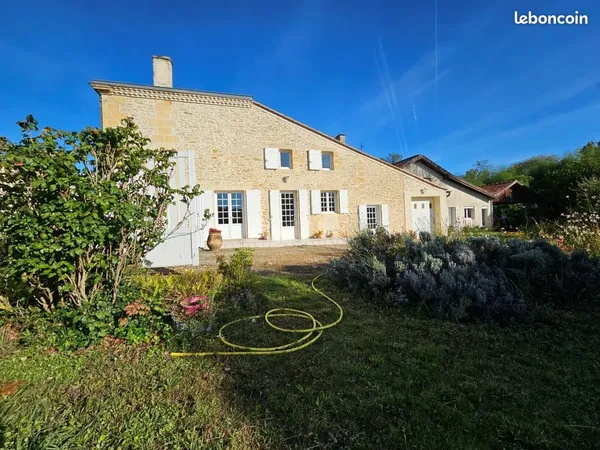 Maison 10 pièces 249 m²