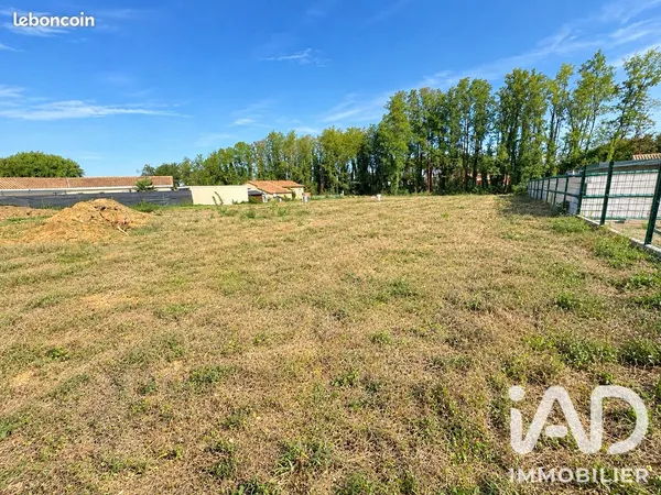 Terrain 730 m² landiras