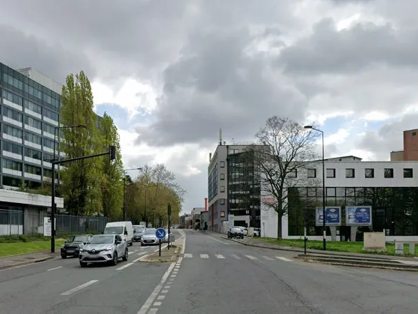 Local commercial 800 m²