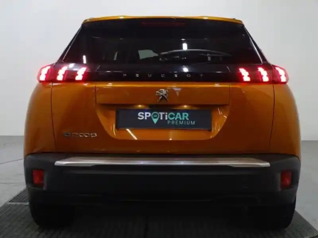 Peugeot 2008 e- 136ch roadtrip — photo 2
