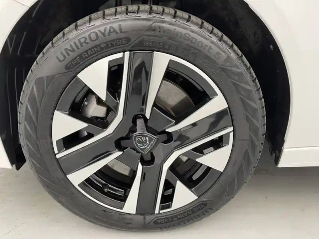 Peugeot 208 electrique 50 kwh 136ch — photo 17