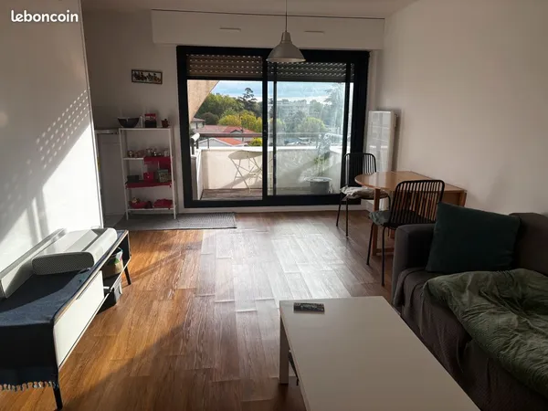 Location T2 lumineux Bordeaux , proche Parc bordelais