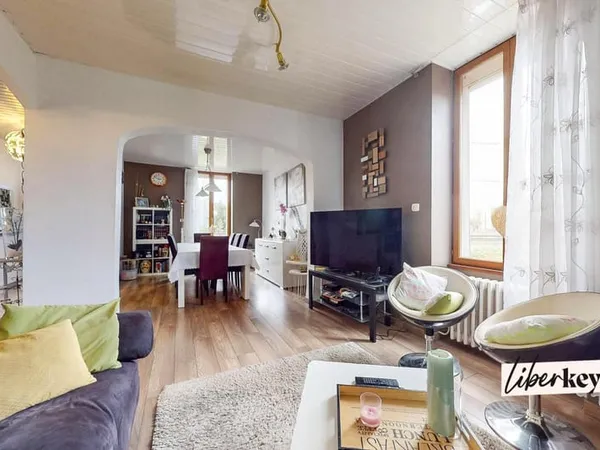 Charmante maison de ville 104 m² avec 4 chambres jardin et garage à Bourg-en-Bresse