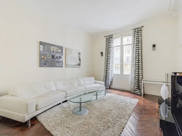 Vends appartement 64 m2 dans hotel particulier av. Raymond Poincaré