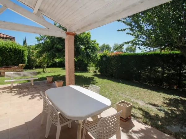 Maison avec jardin garage et sous-sol