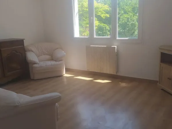 A louer F3 meublé de 50m2 a Brignoles libre rapidement