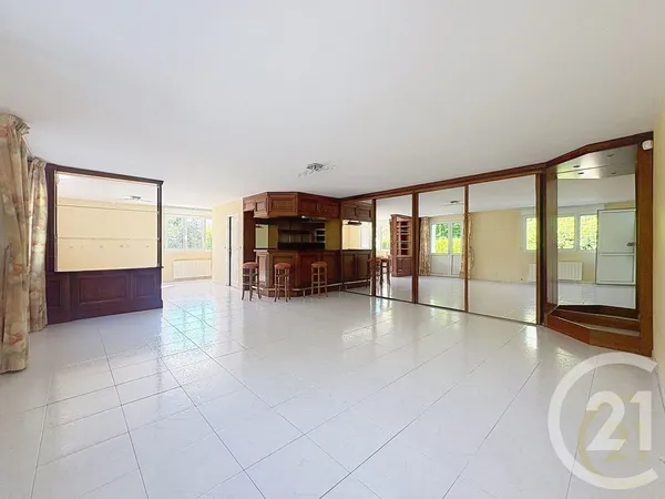 Maison 6 pièces 255 m²