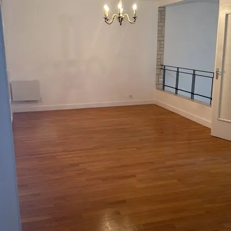 Appartement F3 avec terrasse à Pontault-Combault