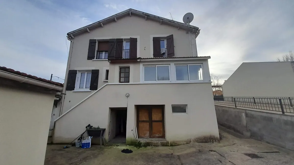 Photo 1