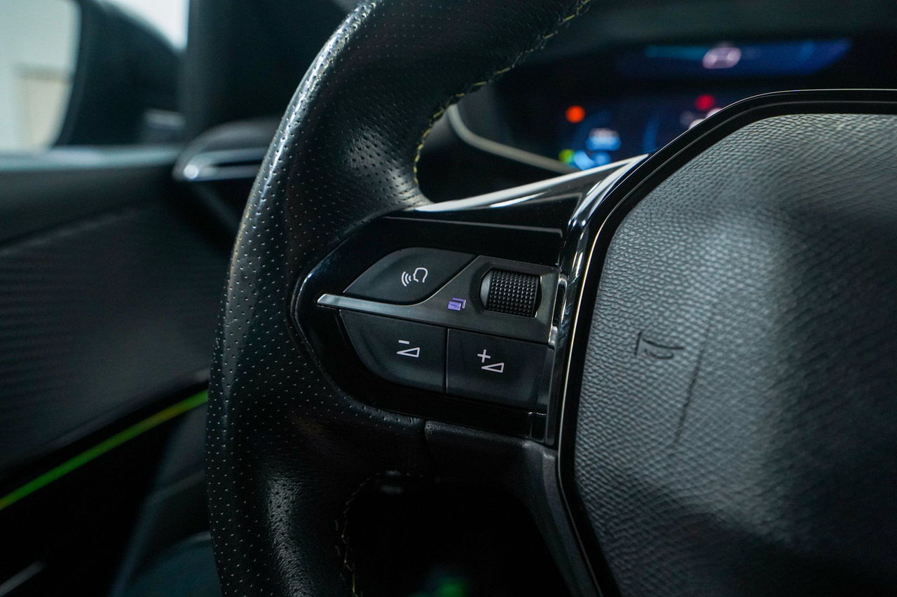 Peugeot 208 — photo 20