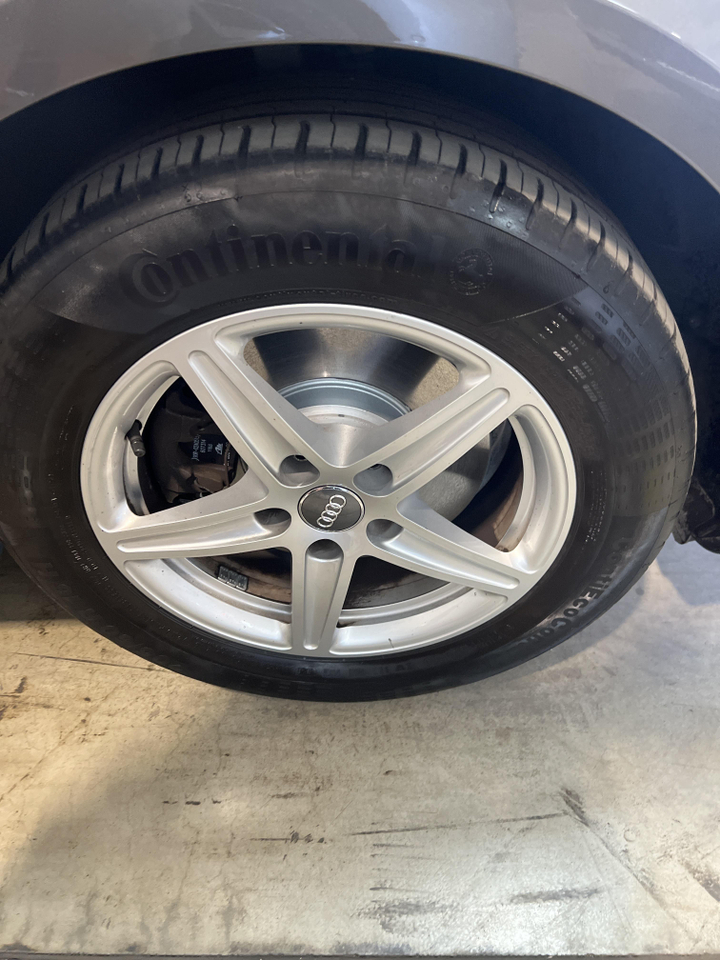 Audi A4 Avant — photo 36