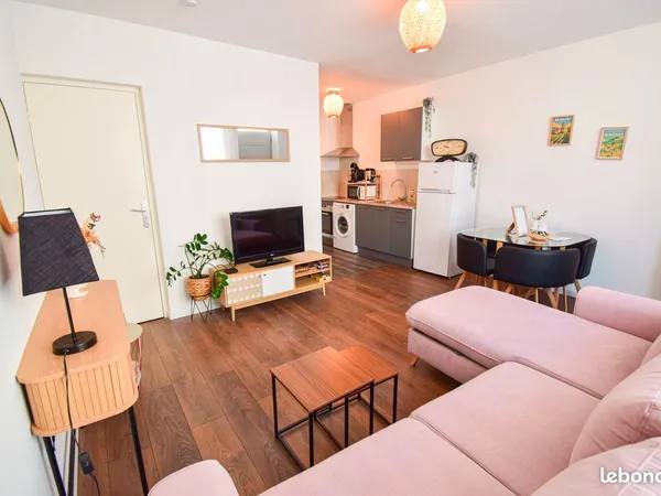 Appartement T2 meublé rénové et isolé BEAUJEU