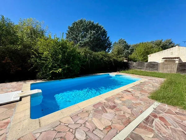 Villa de 118 m² T6 sur un terrain de 900 m²