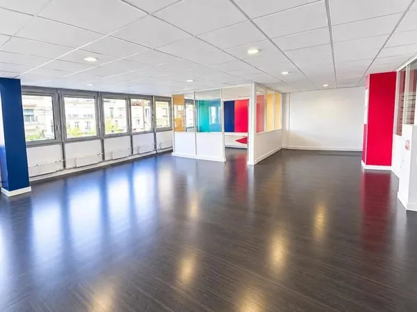 Local professionnel 5 pièces 146 m²