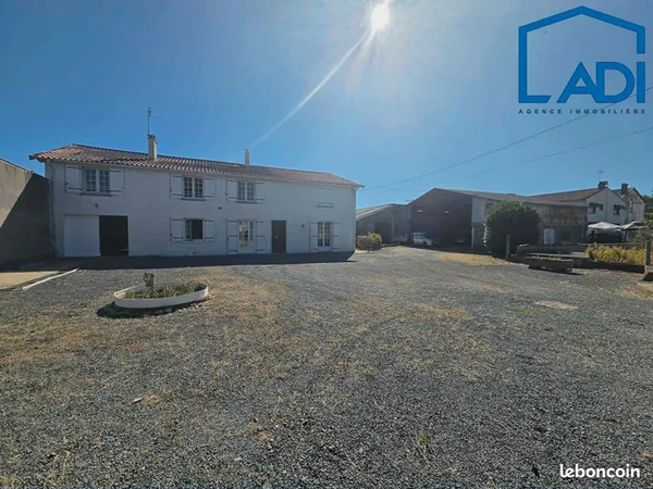 Maison 10 pièces 209 m²