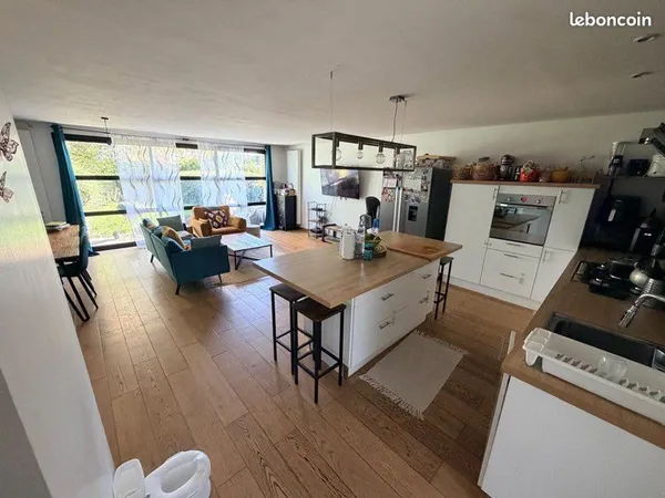 Belle maison familiale 4 chambres avec jardin et petit garage