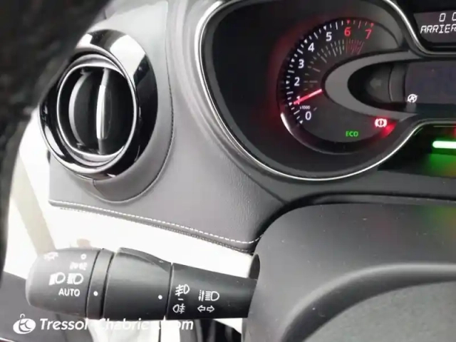 Renault Captur tce 150 fap edc initiale paris — photo 17