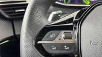 Peugeot 2008 1.2 PureTech 130ch S&S GT EAT8 — photo 24