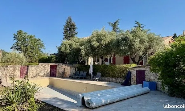 Maison 8 pièces 250 m²