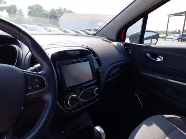 Renault Captur tce 120 energy edc — photo 14
